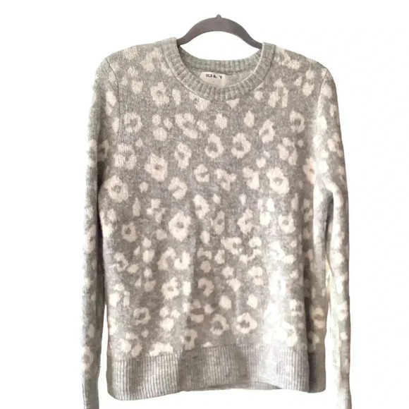 Old navy snowy white leopard print sweater soft gray  animal print sweater large - Picture 1 of 4